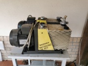 Varian Agilent Galileo D18 dwustopniowa rotacyjna pompa próżniowa 