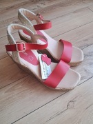 Sandały skórzane czerwone lekkie Lasocki 38