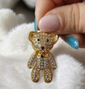 Miś, niedźwiadek, breloczek, cyrkonie