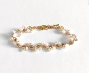 Delikatna, ręcznie robiona bransoletka z koralików