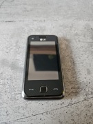 Lg gm730 działa tylko z kablem,  brak ładowarki