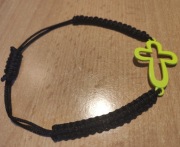 Bransoletka pleciona z krzyżykiem