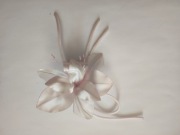 Kwiatek ozdobny z materiału do przyszycia/przyklejenia 14 cm różowy