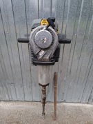 Młot spalinowy Wacker bh55