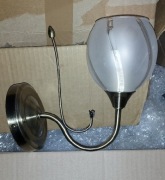 Kinkiet lampa ścienna nikiel szklany klosz 