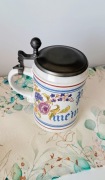 Kufel ceramiczny z pokrywką z cyny