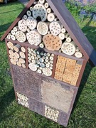 Dom, hotel dla OWADÓW zapylaczy - OGROMNY!