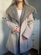 Płaszcz beżowy wełna z kapturem elegancki asymetryczny r. S