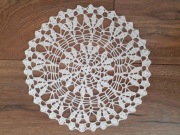 SERWETKA WYKONANA  NA SZYDEŁKU śr. 21 cm  (1)