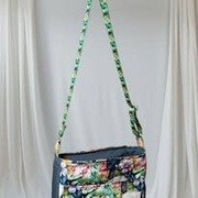 Torba na ramię z regulowanym paskiem