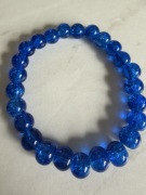 Bransoletka szklana 8 mm – niebieska, efekt crackle