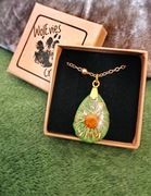 Naszyjnik z maruną bezwonną w żywicy