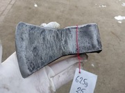Stara siekiera 625g. Pęknięcie wewnątrz obucha