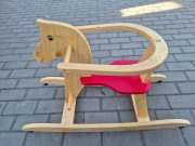 Bujaczek koń na biegunach Beeboo