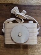 zabawkowy drewniany aparat fotograficzny Hobby Flora. 