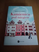 Kamienica pod śniegiem - Dorota Kassjanowicz
