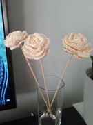 Róża z kordonka na patyku 3 sztuki 