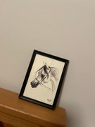 Akwarela obrazek za szkłem w delikatnej ramce