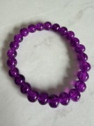 Bransoletka szklana 8 mm – fioletowa, efekt crackle