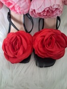 Czerwone róże kwiaty klipsy klamry do butów okazje przypinki wesele