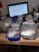 setki oporników dokładnie  posegregowane