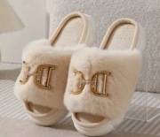 Przytulne kapcie damskie z futerkiem Nowe Rozmiar 41