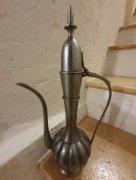 Stary DZBANEK z pokrywką orientalny  jak fajka metalowy kolor srebrny stary