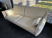 Sprzedam kanapę w kolorze kremowym 