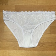 Majtki, stringi  damskie 