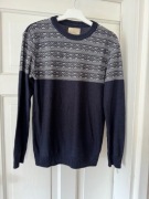 Sweter męski S Bershka granatowo-biały we wzór z przodu