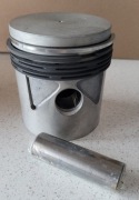 Tłok 82,80 z pierścieniami - S21 Żuk Nysa Tarpan Warszawa - WSK Gorzyce
