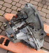 Skrzynia biegow opel vivaro 2.0 renault traffic nissan primastar