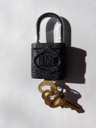 Stara kłódka z kompletem kluczy 