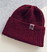 Bordowa czapka zrobiona na szydełku beanie handmade
