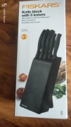 Noże Fiskars w czarnym bloku 5 szt 