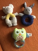 Niemowlęce pierwsze zabawki