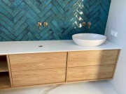 blaty łazienkowe z umywalkami Corian Krion 