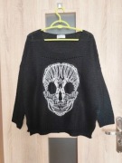 307. Czarny sweter damski z białą czaszką rozmiar L