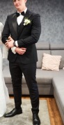 czarny garnitur smoking ślubny taliowany wełniany 