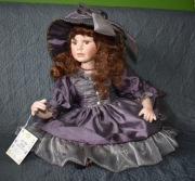 Porcelanowa siedząca lalka Elsa bijou brigitte 30cm