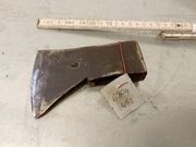 Stara  siekiera 630g. 