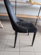 Krzesła welurowe - czarne