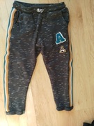 Smyk spodnie chłopięce dresowe lampasy 98