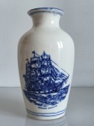 Wazon skandynawski vintage 18 cm – ceramika kobaltowa, motyw marynistyczny