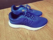 Buty do biegania New Balance Fresh Foam 520 v8 M520EB8 r. 40,5 męskie