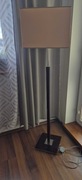 Lampa podłogowa stojąca do salonu
