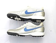 NIKE Buty sportowe damskie WMNS TIEMPO MYSTIC TF k. Srebrny r.40,5