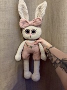 Maskotka króliczek beżowo różowy handmade rękodzieło dla dziecka