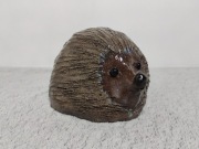 Ceramiczny Jeż – Figurka / Ozdobna Pokrywka (Sygnatura EM.)