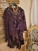 Komplet z cekinami w kolorze braz 